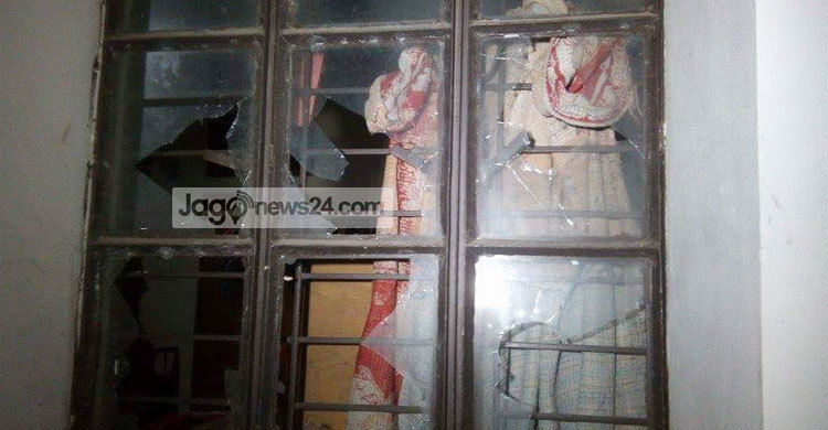 বেরোবিতে ২ হলের শিক্ষার্থীদের ধাওয়া-পাল্টা ধাওয়া