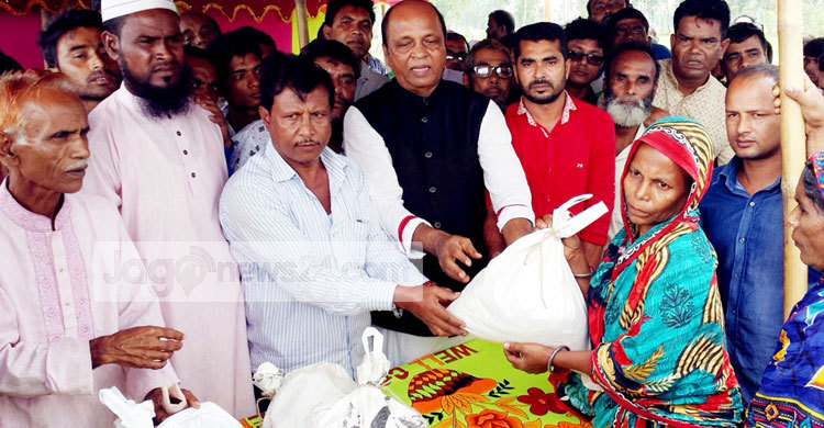 বন্যার্ত ১২০০ পরিবারকে ত্রাণ সহায়তা