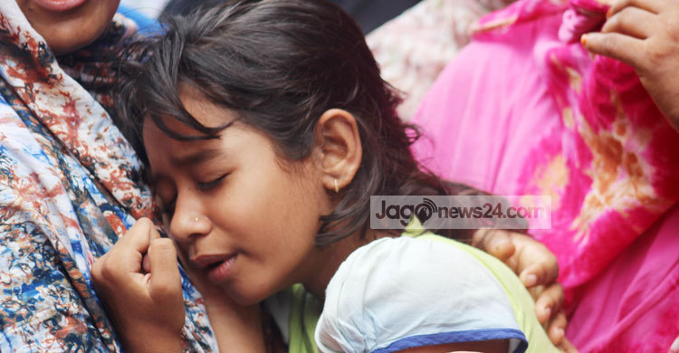 ‘আমি আমার বাবাকে চাই, ওষুধ চাই না’