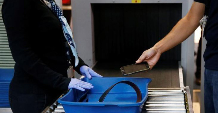 US tells nations to give more traveler data or face sanctions