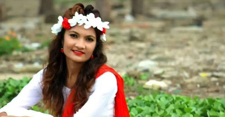 ছাত্রলীগ নেত্রীর স্ট্যাটাসে তোলপাড়