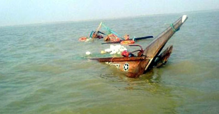 সাগরের লাবণী পয়েন্টে ফিশিংবোট ডুবি