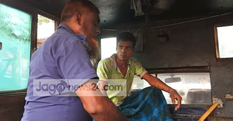 গাজীপুরে স্ত্রীকে কুপিয়ে হত্যা, স্বামী আটক