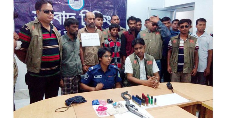 জামালপুরে অস্ত্র-গুলিসহ গ্রেফতার ৫