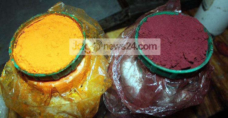 কাপড়ের রং দিয়ে তৈরি হচ্ছে বিস্কুট-কেক-পাউরুটি!