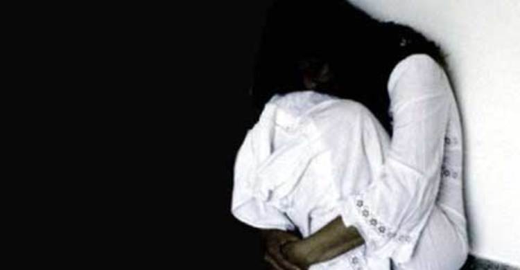 দৌলতদিয়ায় এক লাখ ২০ হাজার টাকায় কিশোরী বিক্রি