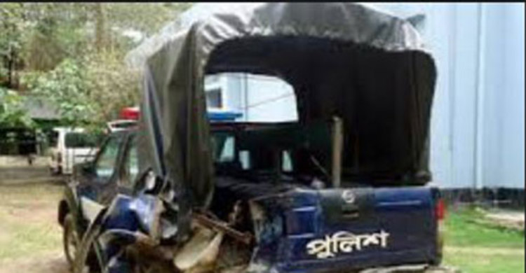 পুলিশ ভ্যানকে লেগুনার ধাক্কা, ৫ পুলিশসহ আহত ৬