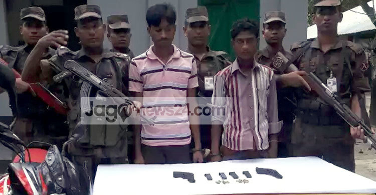 চাঁপাইনবাবগঞ্জে পিস্তলসহ গ্রেফতার ২