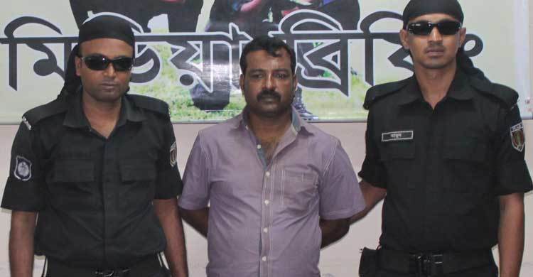 দিনাজপুরে ইয়াবাসহ পরিবহন শ্রমিক নেতা আটক, সড়ক অবরোধ