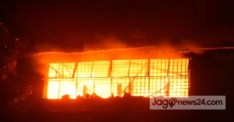 গাইবান্ধায় আমার বাংলা মাধ্যমিক বিদ্যাপীঠে আগুন