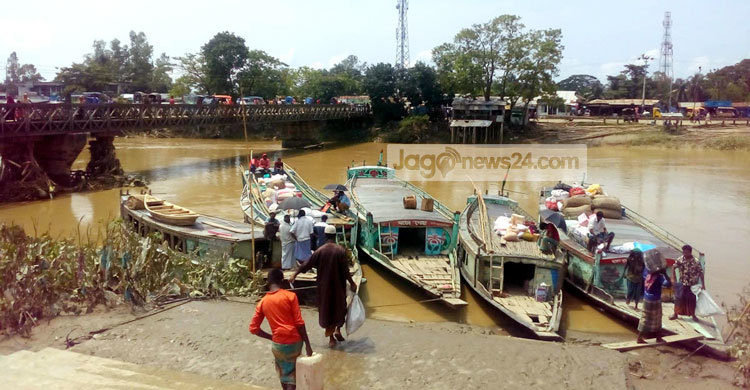 খোয়াই নদীর পানি কমতে শুরু করেছে