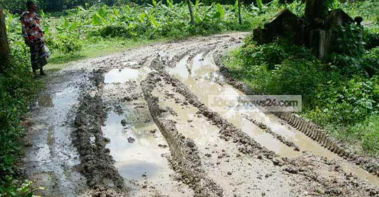 ১৩ বছরেও শেষ হয়নি ৪ কিলোমিটার রাস্তা পাকাকরণ