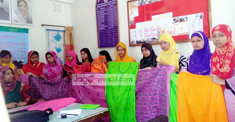 তাদের গল্পটা কষ্ট দিয়ে সাজানো