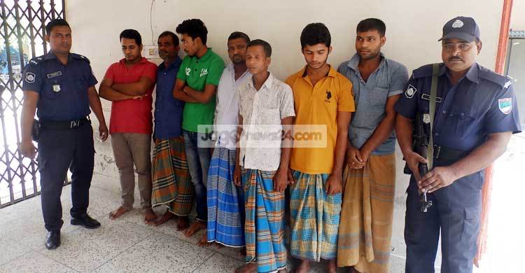 ঝিনাইদহে পুলিশের অভিযানে গ্রেফতার ৬৫