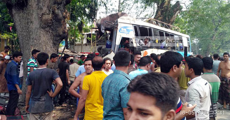 ঝিনাইদহে সড়ক দুর্ঘটনায় নিহত ৩