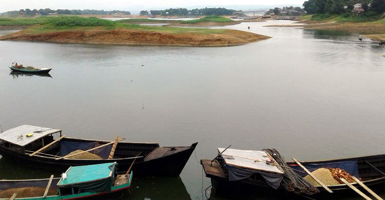 ঘূর্ণিঝড় মোরা : কাপ্তাই হ্রদে নৌযান চলাচলে নিষেধাজ্ঞা