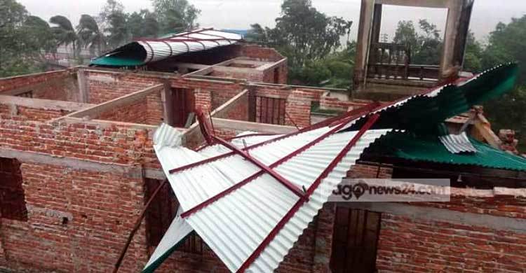 ‘মোরা’র আঘাতে রাঙামাটিতে তিন শতাধিক স্থাপনা বিধ্বস্ত 