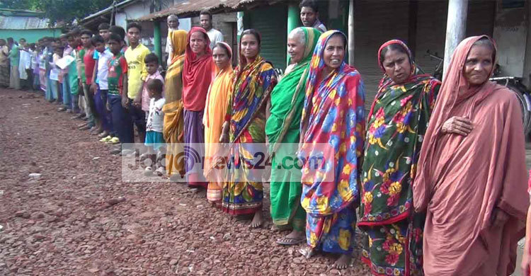 বদলগাছীতে রাস্তার কাজে অনিয়মের প্রতিবাদ