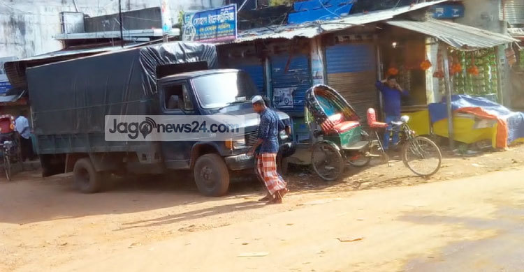 সেনবাগে দু’গ্রামবাসীর সংঘর্ষে পুলিশসহ আহত ২৫