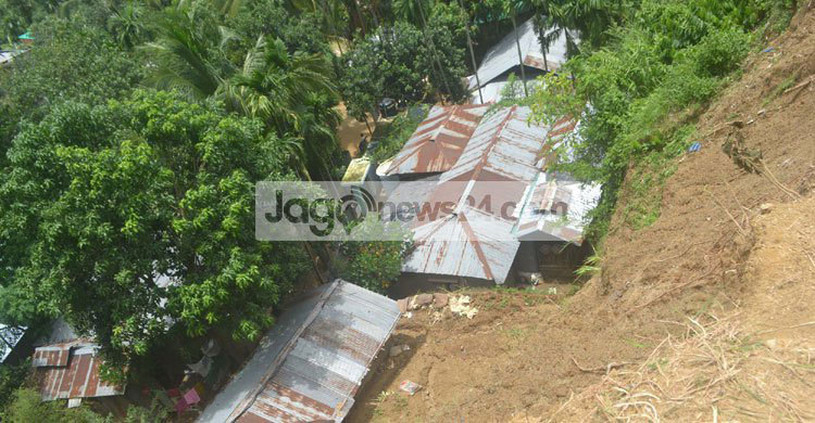 পাহাড়ে দুর্যোগ ঠেকাতে হার্ড লাইনে কক্সবাজারের প্রশাসন