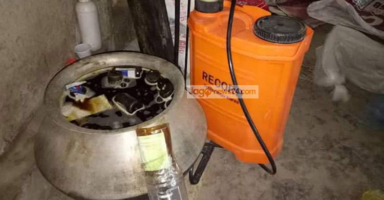 কুমিল্লা সীমান্তে ফেনসিডিল কারখানার সন্ধান