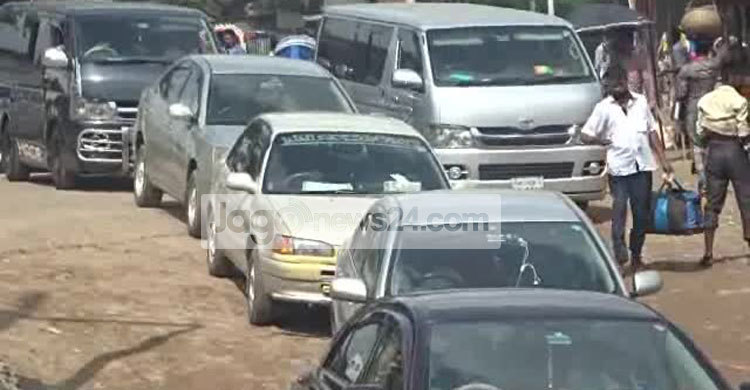 ঢাকামুখীদের চাপ দৌলতদিয়ায়