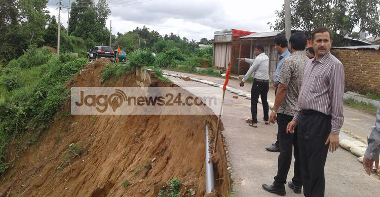 পাহাড়ধসের নেপথ্যে মানবসৃষ্ট কারণ