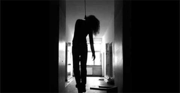 স্বামীর সঙ্গে অভিমান করে গৃহবধূর আত্মহত্যা