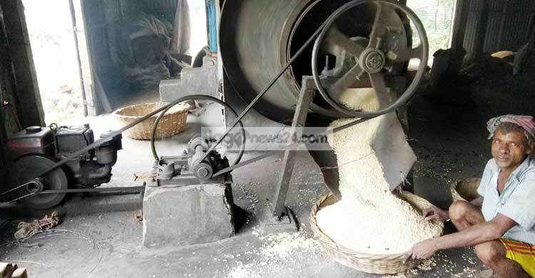 মুড়ি তৈরির অনন্য গ্রাম নারান্দিয়া