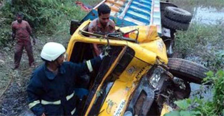 সড়ক দুর্ঘটনায় ভিডিপি কমান্ডারসহ নিহত ২