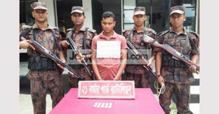 বেনাপোলে ১০টি স্বর্ণের বারসহ যুবক আটক