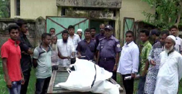 সেনাসদস্য ছেলেকে কুপিয়ে হত্যা করলেন বাবা