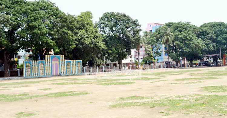নিরাপত্তাহীনতায় ঠাকুরগাঁও বড় মাঠ