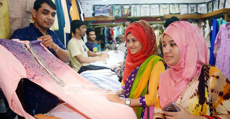 জমে উঠেছে কুমিল্লার ঈদ বাজার 