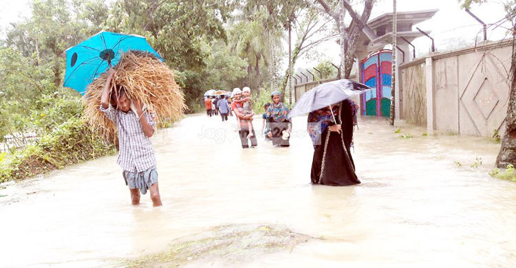 কক্সবাজারে বন্যাদুর্গতদের খাবার ও বিশুদ্ধ পানির সঙ্কট