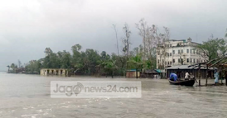 পাহাড়ি ঢলে তলিয়ে গেছে কক্সবাজারের নিম্নাঞ্চল