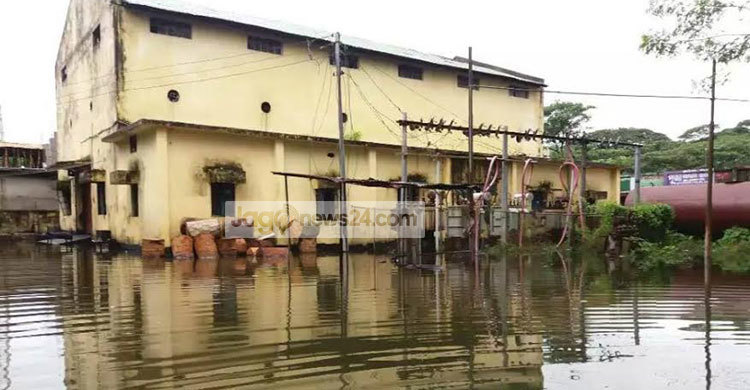 পানির নিচে তলিয়ে গেছে হাতিয়া বিদ্যুৎ কেন্দ্র