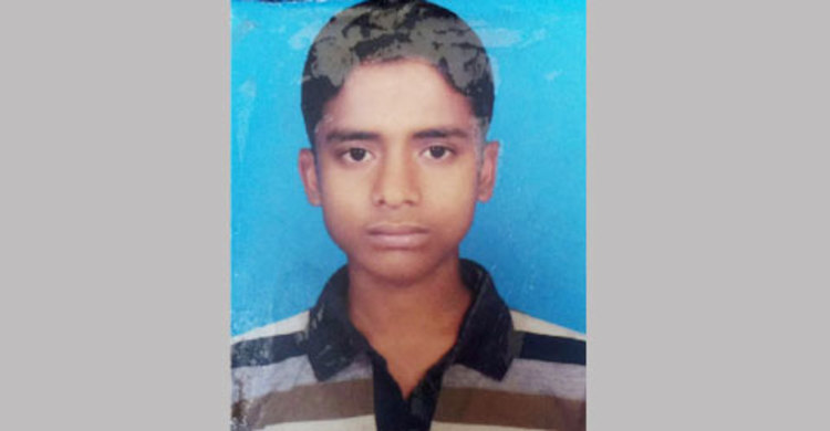 সাতক্ষীরায় বাসচাপায় হেলপার নিহত