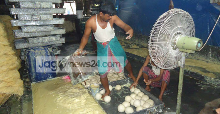 নোংরা পরিবেশে তৈরি হচ্ছে সেমাই, নজরদারি নেই বিএসটিআইয়ের