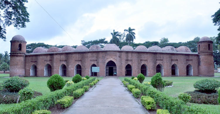 দক্ষিণ-পশ্চিমাঞ্চলে ঈদের প্রধান জামাত ষাটগম্বুজ মসজিদে