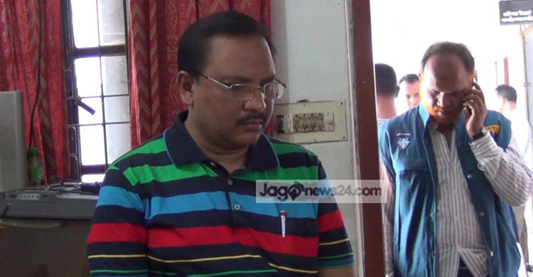 ৭ কোটি টাকা আত্মসাতের অভিযোগে স্টোর কিপার গ্রেফতার