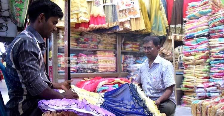 বিক্রি শেষ পর্যায়ে, চলছে টাকা তোলার হিড়িক