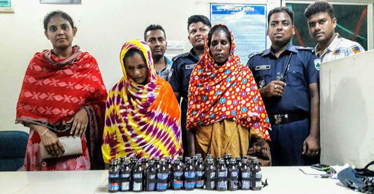 ফেনসিডিলসহ দুই নারী মাদক ব্যবসায়ী আটক