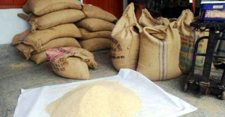 আটক চাল নিয়ে গেল মালিকপক্ষ