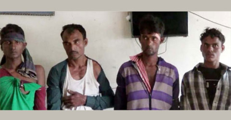 লক্ষ্মীপুরে মেঘনা নদীতে ডাকাতি, ৪ জলদস্যু আটক
