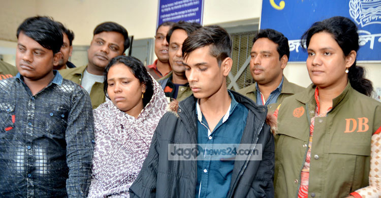 পরিবার নিয়ে কক্সবাজার ভ্রমণ, ফেরার পথে ইয়াবার চালান