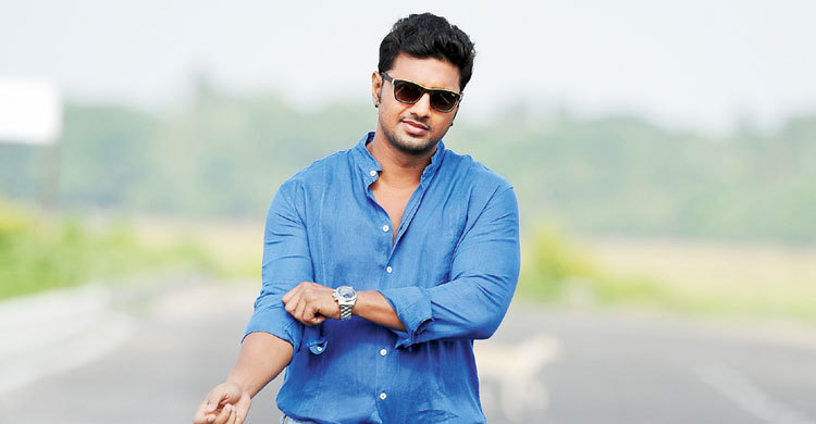 আজ দেবের জন্মদিন