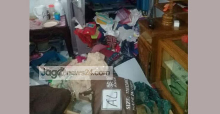 সোনাগাজীতে এক বাড়িতে দুর্ধর্ষ ডাকাতি