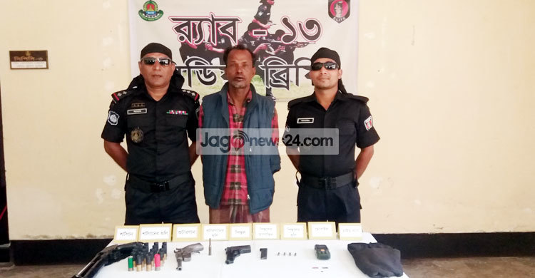 ফুলছড়িতে অস্ত্রসহ ডাকাত সর্দার গ্রেফতার