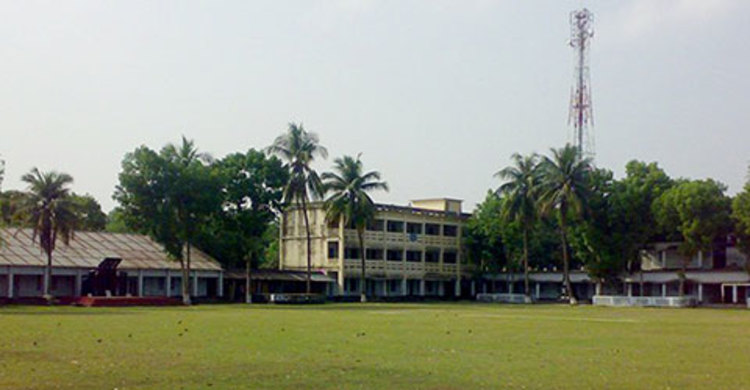 নকলে সহযোগিতা করায় শিক্ষককে অব্যাহতি